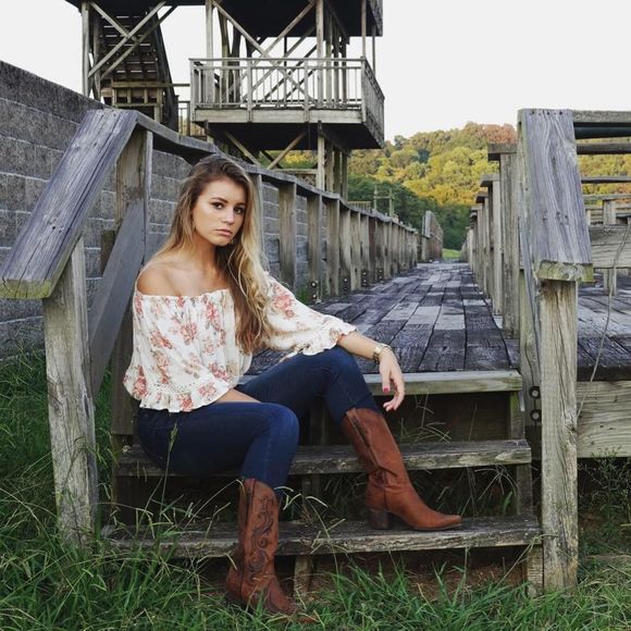 Meet your Posher, Taylor - Picture 1 of 1